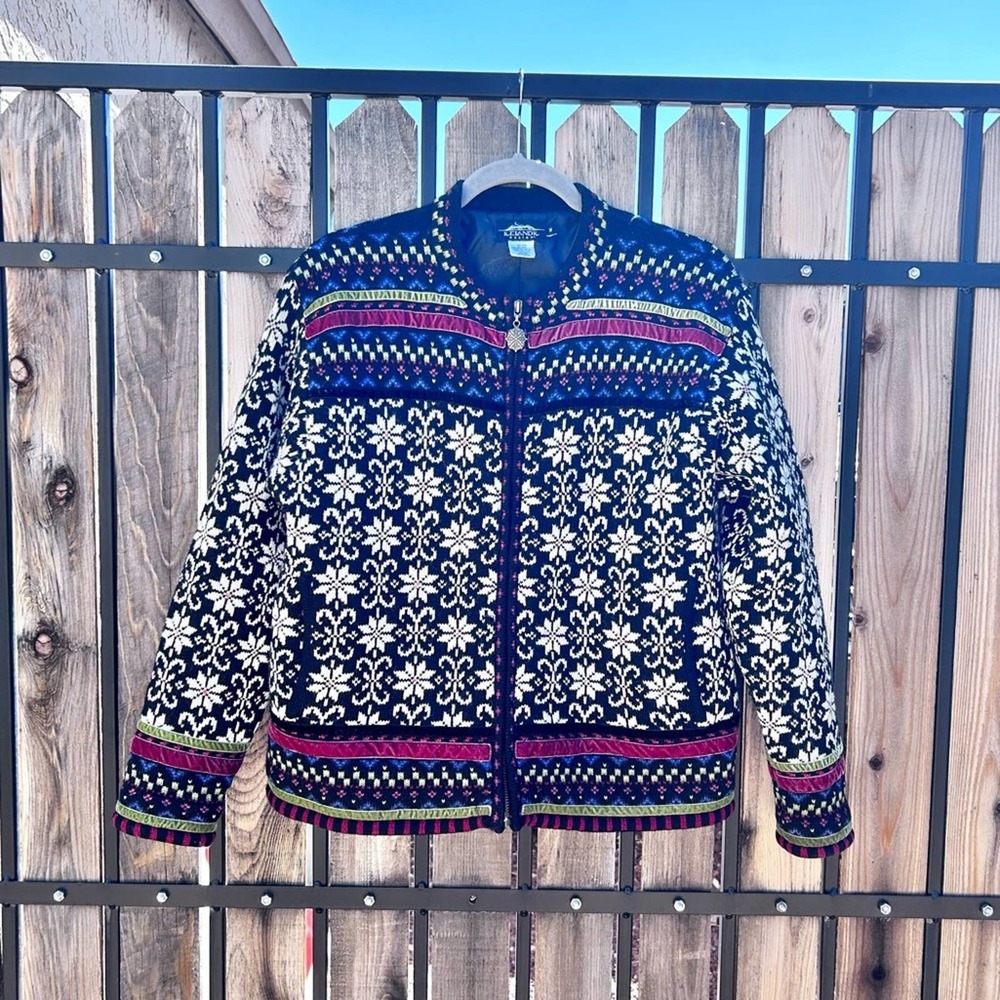 ICELANDIC DESIGN Wool Zip Jacket